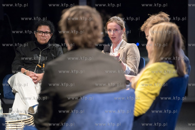 Spotkanie "Wojna obok nas. Historie odwagi, krzywdy,...