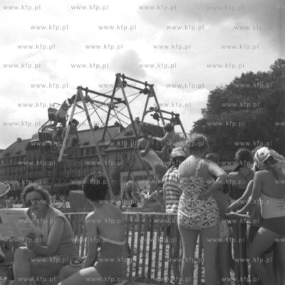 Sopot, plac zabaw dla dzieci na plazy przed Grand Hotelem....