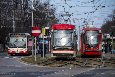 Autobus Mercedes Citaro 626 03 i tramwaj Pesa Jazz...