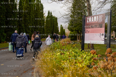 Cmentaz Łostowicki. Dzień Wszystkich Świętych....