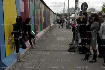 Berlin stolica Niemiec. Nz. East Site Gallery czyli...