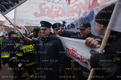 Demonstracja sluzb mundurowych z wojewodzctwa pomorskiego...