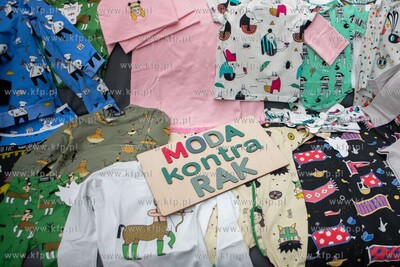 „Moda kontra rak”. Charytatywny wernisaż z myślą...
