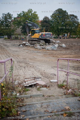 Gdansk. Prace porzadkowe na Targu Siennym i Rakowym...