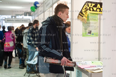 Uniwersytet Gdanski. Wydzial Prawa i Administracji....