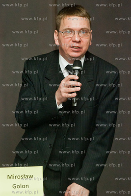 Gdansk. Sala BHP Stoczni Gdanskiej. Prezentacja 2 tomu...