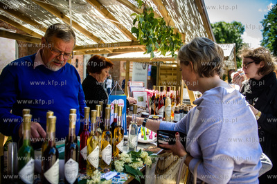 Gdansk. Oliwa. Plac przed Katedra Oliwska.X edycja...