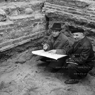 Andrzej Zbierski  Karol Nowalinski z Pracowni Archeologicznej...