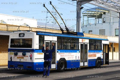 Gdynia. Nowa siedziba Przedsiebirtwa Komunikacji Trolejbusowej...