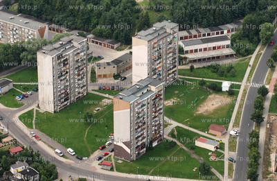 Gdynia z lotu ptaka. Nz. Wiezowce w dzielnicy Obluze
18.07.2007
Fot....
