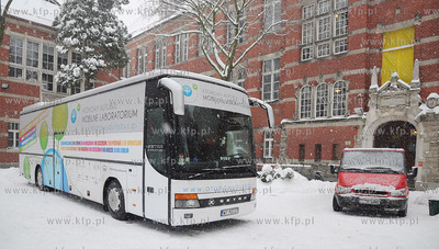 "Atomowy Autobus - Mobilne Laboratorium" projekt realizowany...