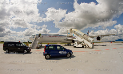 Airbus A 340-200 Francuskich Sil Powietrznych wyladowal...
