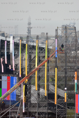 Gdynia - Skwer Kosciuszki. Dzien i noc trwaja prace...