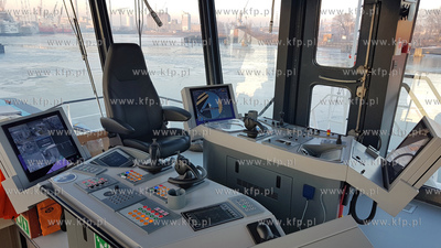 SD Tempest, holownik typu RotorTug z trzema pędnikami...