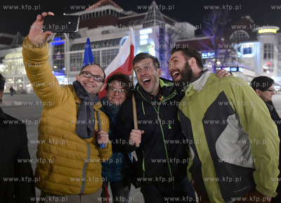 Sopot. Plac Przyjaciol Sopotu. Radosc mieszkancow Sopotu...