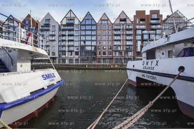 Gdańsk. Nowa zabudowa Wyspy Spichrzów. 17.02.2020...