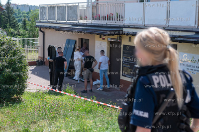Czynności policji w mieszkaniu przy ul. Jabłonskiego...