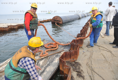 Prace przy budowie wylotow sopockich potokow w glab...