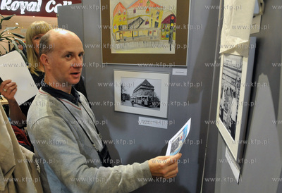 Wystawa w GCH Manhattan we Wrzeszczu. "Fotorysowanie....