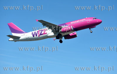 Port Lotniczy Gdansk. Airbus A320-232 linii Wizzair...