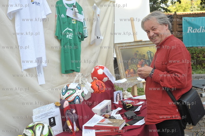 10 festyn i akcja charytatywna Zeszyt dla ucznia na...