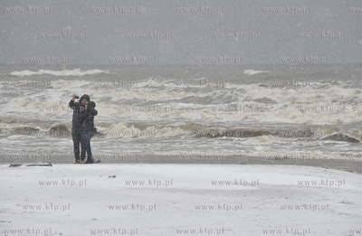 Sopocka plaża podczas snieżycy. 05.01.2017 fot. Maciej...