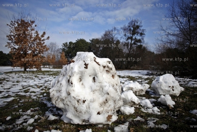 Gdansk. Park Reagana. Nz roztapiajace sie balwany.
27.02.2013
fot.Krzysztof...