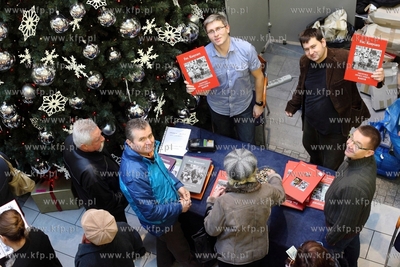 Centrum Handlowe Manhattan w Gdansku. Promocja albumu...