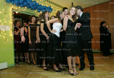 Hotel Gdynia. Studniowka Kasi Tusk. Nz Kasia tanczy...