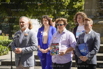 Targ Drzewny w Gdąńsku. Konferencja prasowa posła...