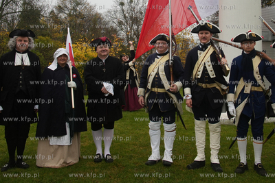 Góra Gradowa. Flagi dla mieszkańców i turystów...