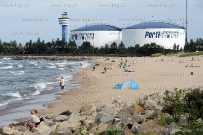 Gdansk, plaza miedzy Westerplatte a Portem Polnocnym...