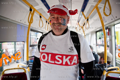 Gdansk. Niemieccy, Greccy i Polscy kibice udajacy sie...