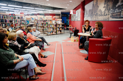 Gdansk. Biblioteka Manhattan w CH Manhattan. Spotkanie...