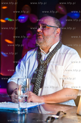 Gdansk. Oliwa. Dom Zarazy. Pisarz Pawel Huelle czyta...