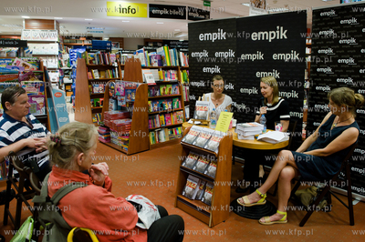Gdansk. Salon Empik w C.H. Galeria Baltycka. Spotkanie...