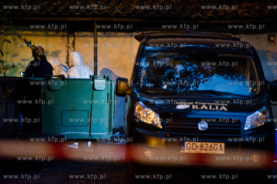 Gdansk. Podworze kamienicy przy ul. Dlugi Targ. Odnalezienie...