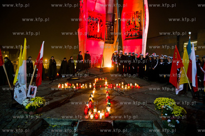 Gdansk. Plac Solidarnosci. Swieto Zmarlych. Litania...