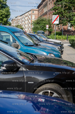 Gdansk. Ul. Zamkowa. Wprowadzona strefa platnego parkowania.
03.08.2015
fot....