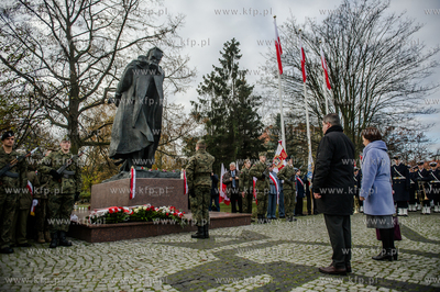 Gdansk. Wrzeszcz. Uroczyste złożenie kwiatów pod...