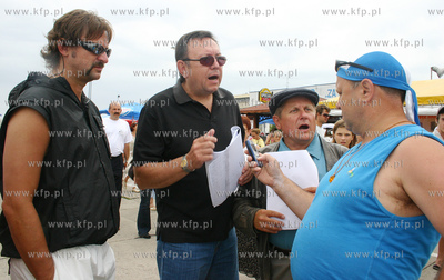 Ekipa filmowa serialu Swieta Wojna (TVP2) realizuje...