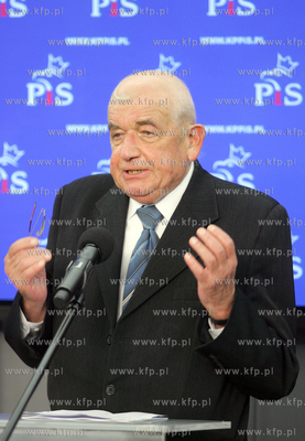 Warszawa - konferencja prasowa PIS w sprawie prywatyzacji...