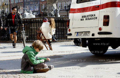 Gdansk. Dlugi Targ. Zjednoczenie czytelnicze wraz z...