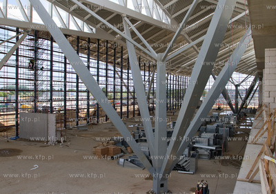 Budowa nowego terminala pasazerskiego T2 na Gdanskim...