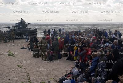 Operacja D Day - byla przedmiotem inscenizacji na plazy...