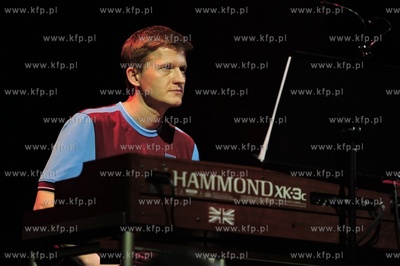 Hala Gdynia. Koncert Nigel Kennedy: Hendrix. Nz. Piotr...