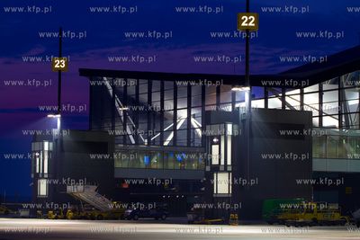 Gdansk, Rebiechowo. Nz. Terminal pasazerski T2.
12.04.2012
fot....