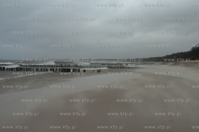 Sztormowa pogoda w Ustce 31.01.2013 
fot. Pahaoo/KFP