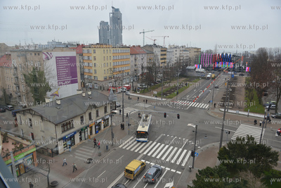 Gdynia - Skwer Kosciuszki. Dzien i noc trwaja prace...