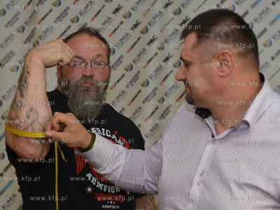 Do Rumi przyjechal wczoraj Alexey Voevoda (Rosja),...